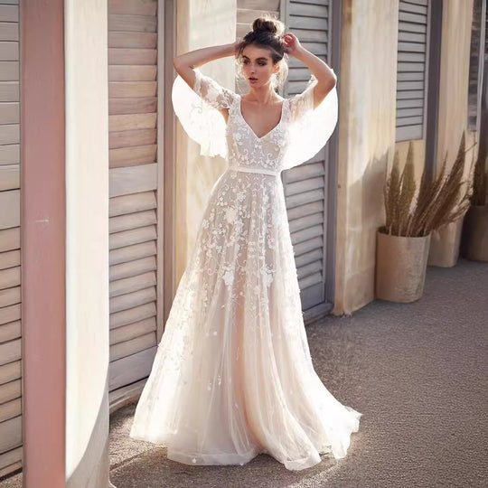 Damen Elegantes Maxikleid mit floralem Spitzenmuster und sanften Ärmeln EB