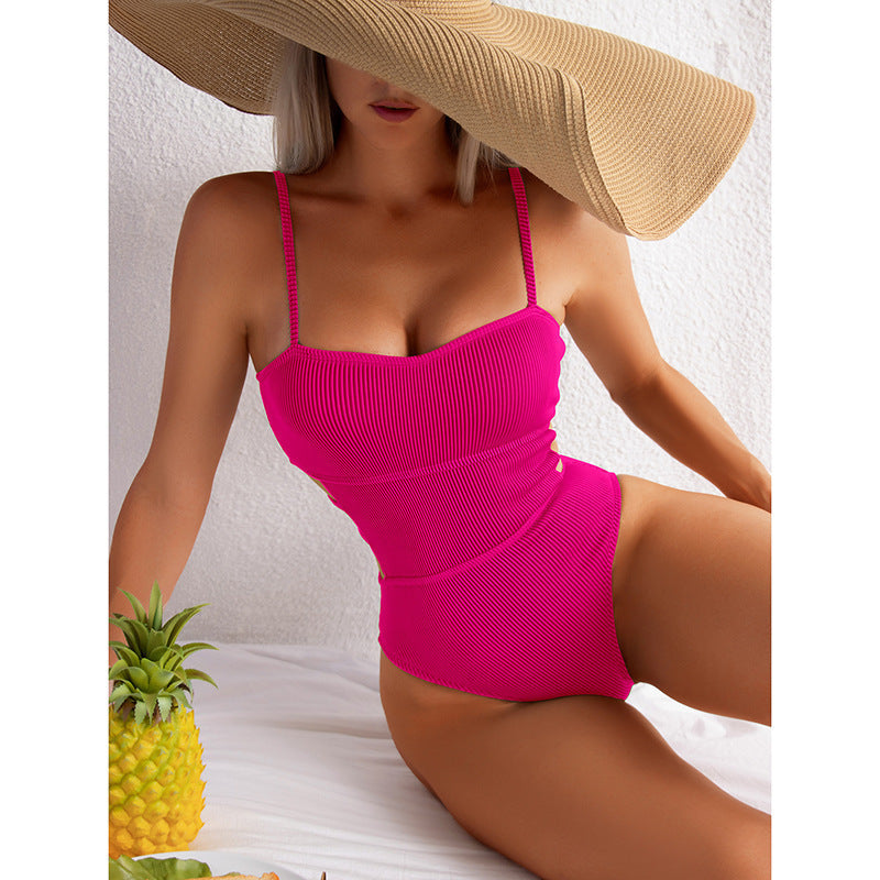 Damen Einteiler Badeanzug mit elegantem Rippendesign und figurschmeichelnder Silhouette EB