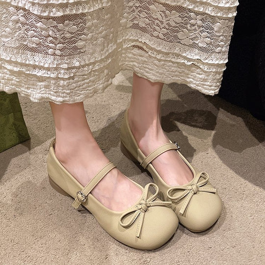 Damen Ballerinas mit zierlichem Schleifenakzent und verstellbarem Riemen EB