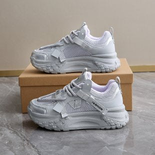 Damen Sportliche Sneakers mit modernem Mesh-Obermaterial und luftiger Sohle EB