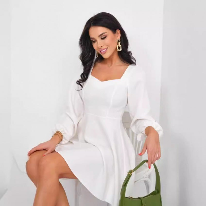Damen Minikleid mit Puffärmel und Herz-Ausschnitt EB