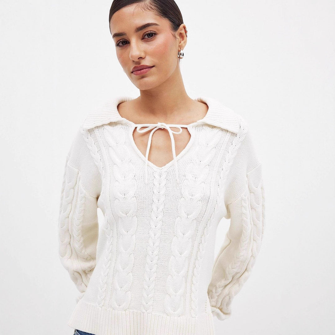 Damen Grobstrickpullover mit romantischem Kragen und praktischen Schnürdetails EB