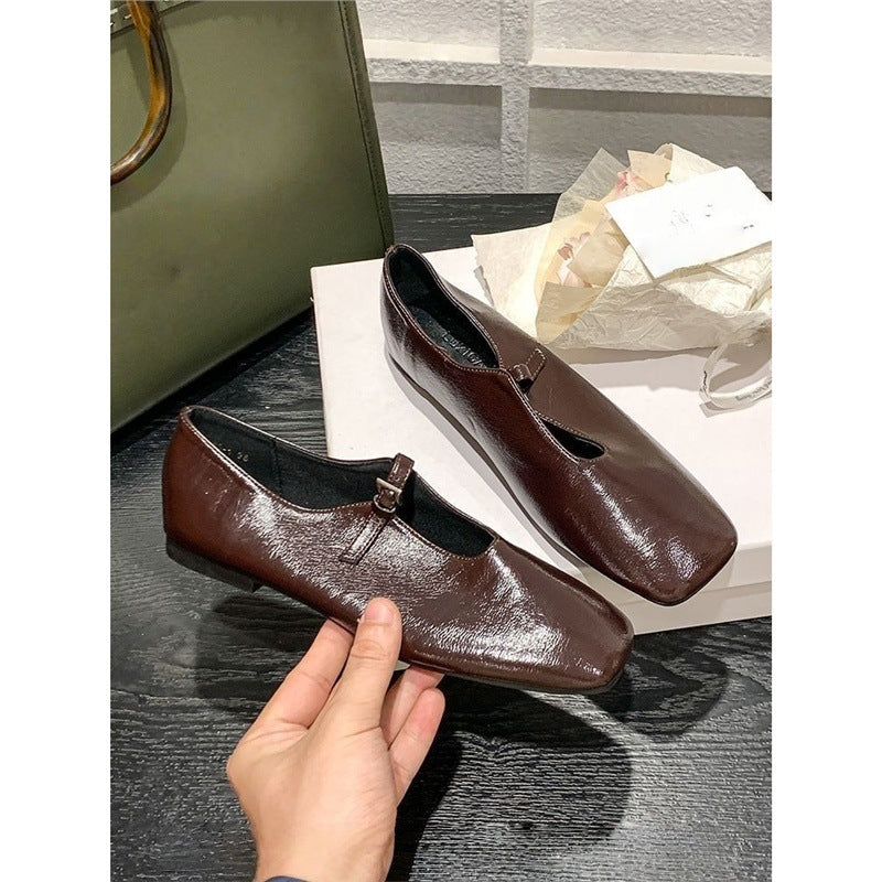 Damen elegante Ballerinas mit modischem Riemchen EB