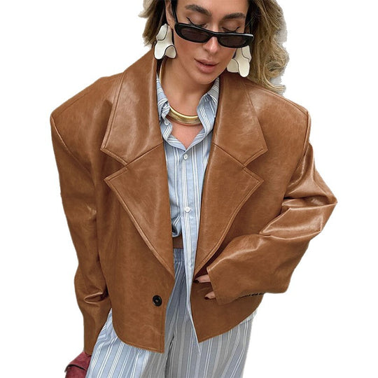 Damen Kunstlederjacke im oversized Stil mit strukturierten Details EB