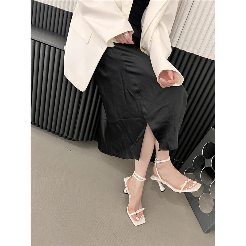 Damen elegante Sandalen mit filigranen Riemen EB