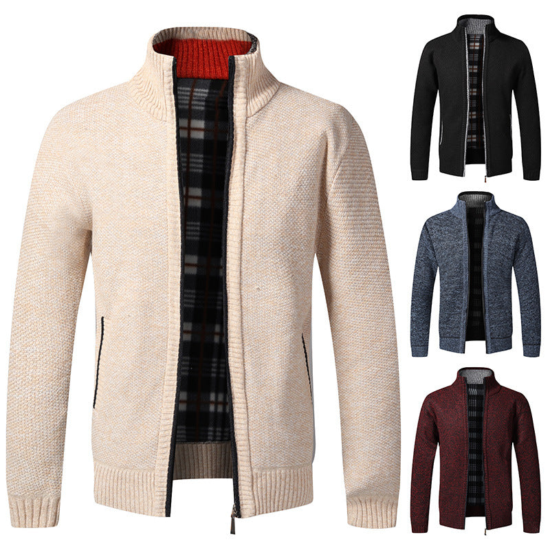 Herren modische Strickjacke mit hochgeschlossenem Kragen und praktischen Taschen EB