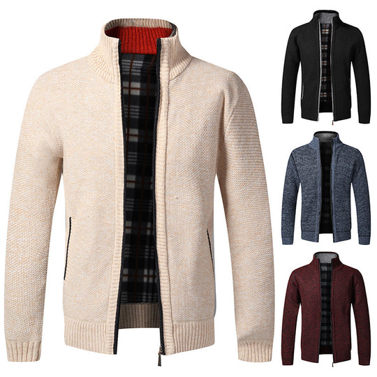 Herren modische Strickjacke mit hochgeschlossenem Kragen und praktischen Taschen EB