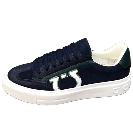 Damen Sportliche Sneakers mit auffälligem Logo-Detail und rutschfester Sohle EB