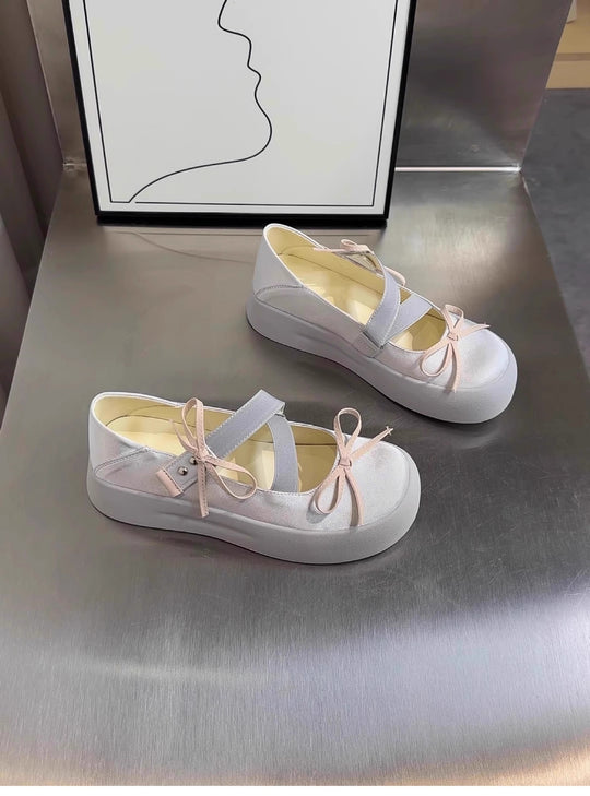 Damen komfortable Ballerinas mit farblichen Akzenten und elastischen Riemen EB