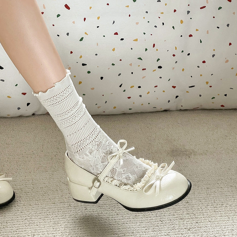 Damen Ballerinas mit romantischem Riemchen und dekorativen Spitzenakzenten EB