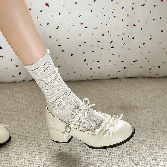 Damen Ballerinas mit romantischem Riemchen und dekorativen Spitzenakzenten EB