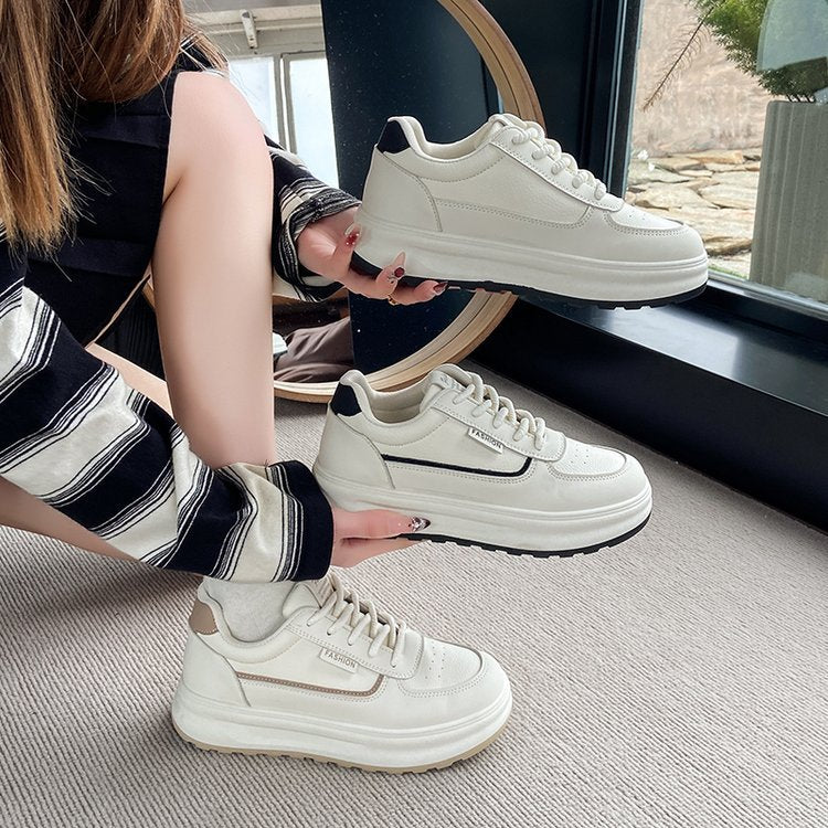 Damen sportliche Sneakers mit dämpfender Laufsohle und atmungsaktivem Obermaterial EB