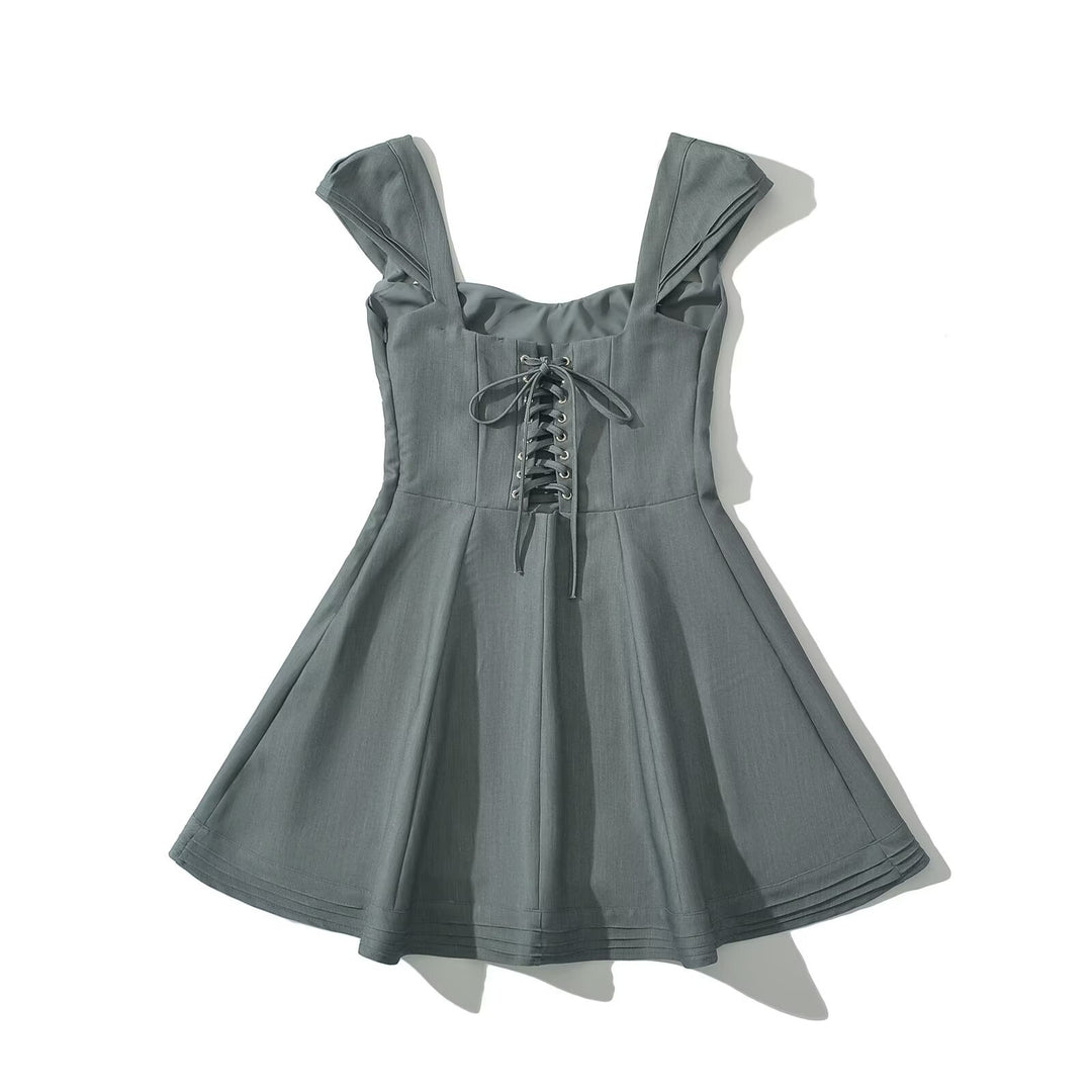 Damen Sommerkleid mit angeschnittenen Trägern und fließendem Rock EB