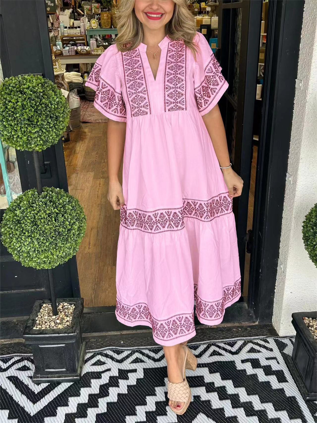 Damen Maxikleid mit eleganten Stickereien EB