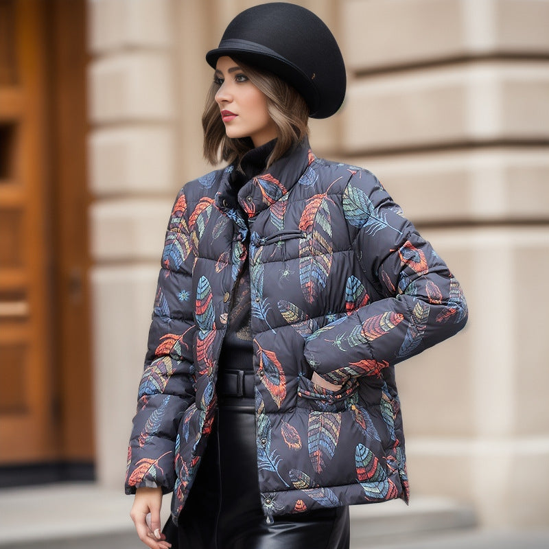 Damen gesteppte Winterjacke mit buntem Kunstdesign und praktischen Taschen EB