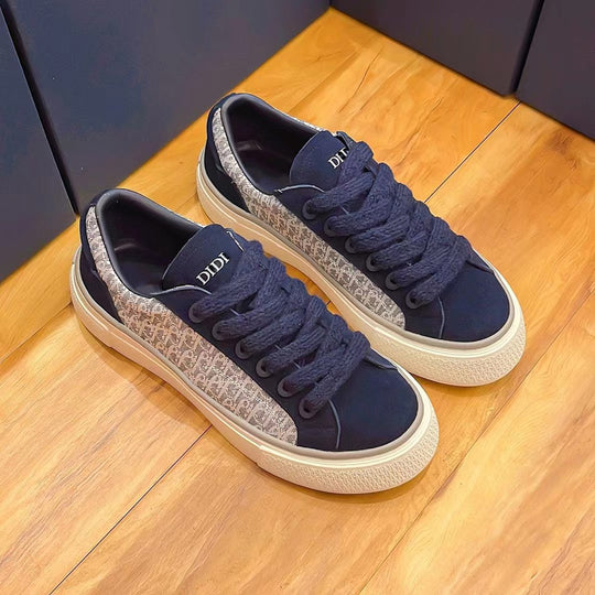 Damen Komfortable Sneakers mit modischen Schnürsenkeln von EB