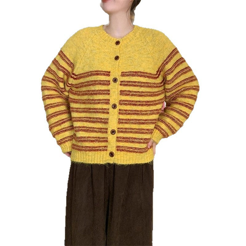 Damen Grobstrickjacke mit modernen Streifen und Knopfdetails EB