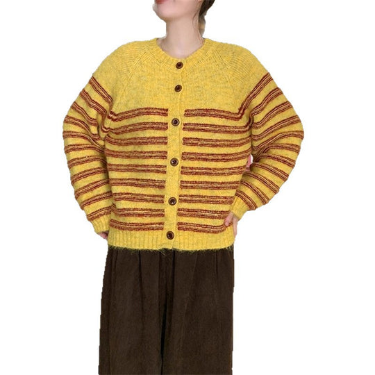 Damen Grobstrickjacke mit modernen Streifen und Knopfdetails EB