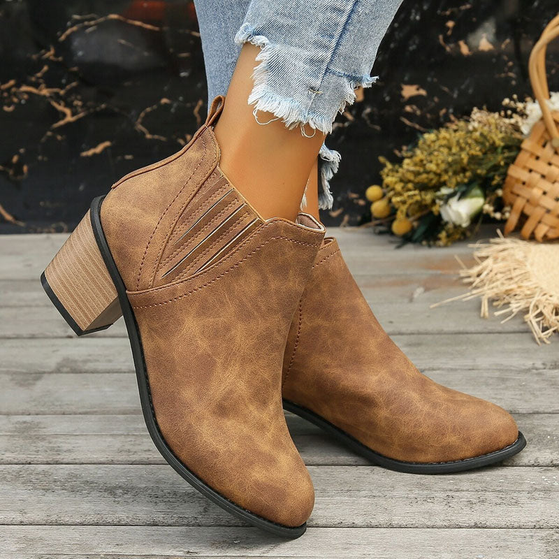 Vintage Stiefeletten mit dicken Absätzen EB