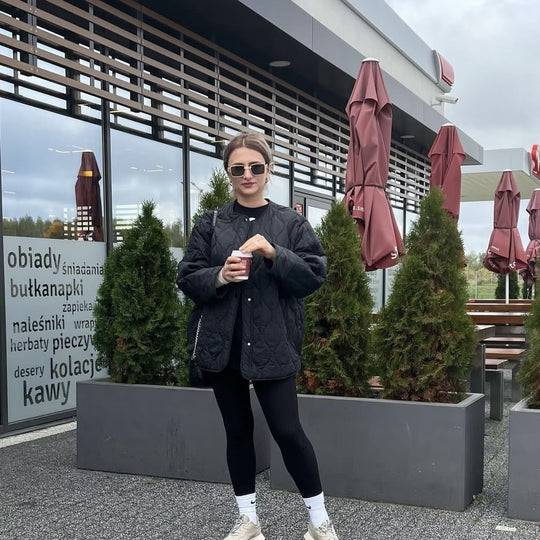 Damen gesteppte Übergangsjacke mit praktischen Taschen und Rundhalsausschnitt EB