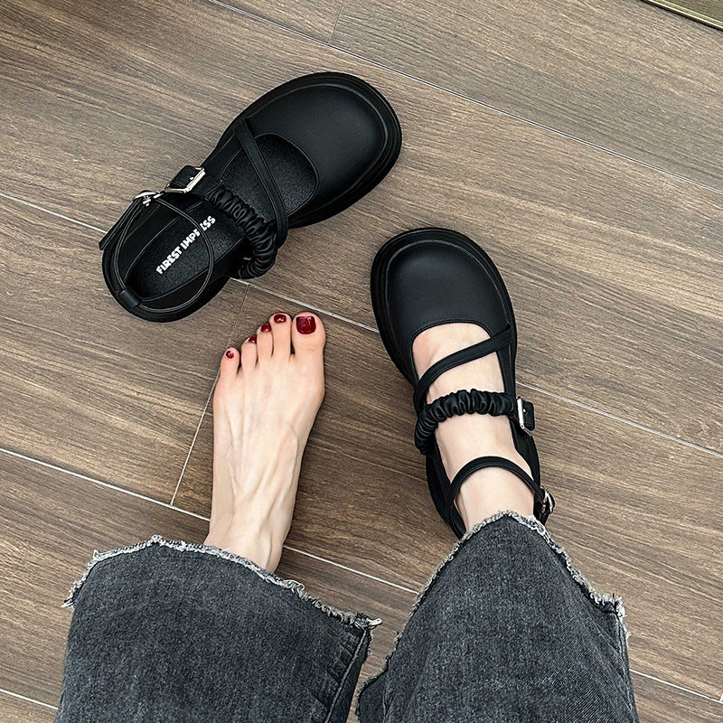 Damen Bequeme Sandalen mit innovativer Riemenverzierung EB