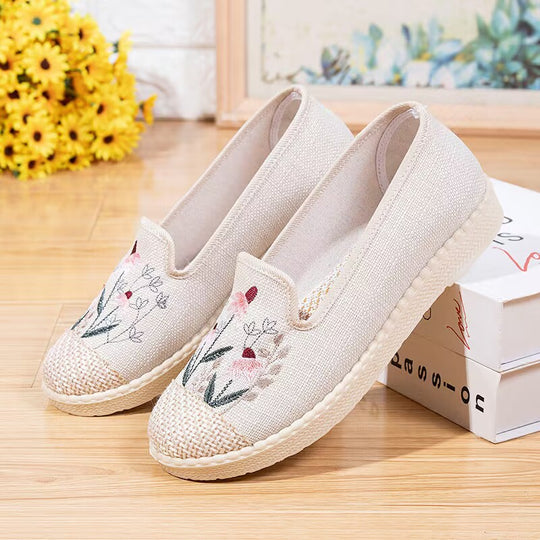 Damen bequeme Slip-On Espadrilles mit floralem Stickdesign EB
