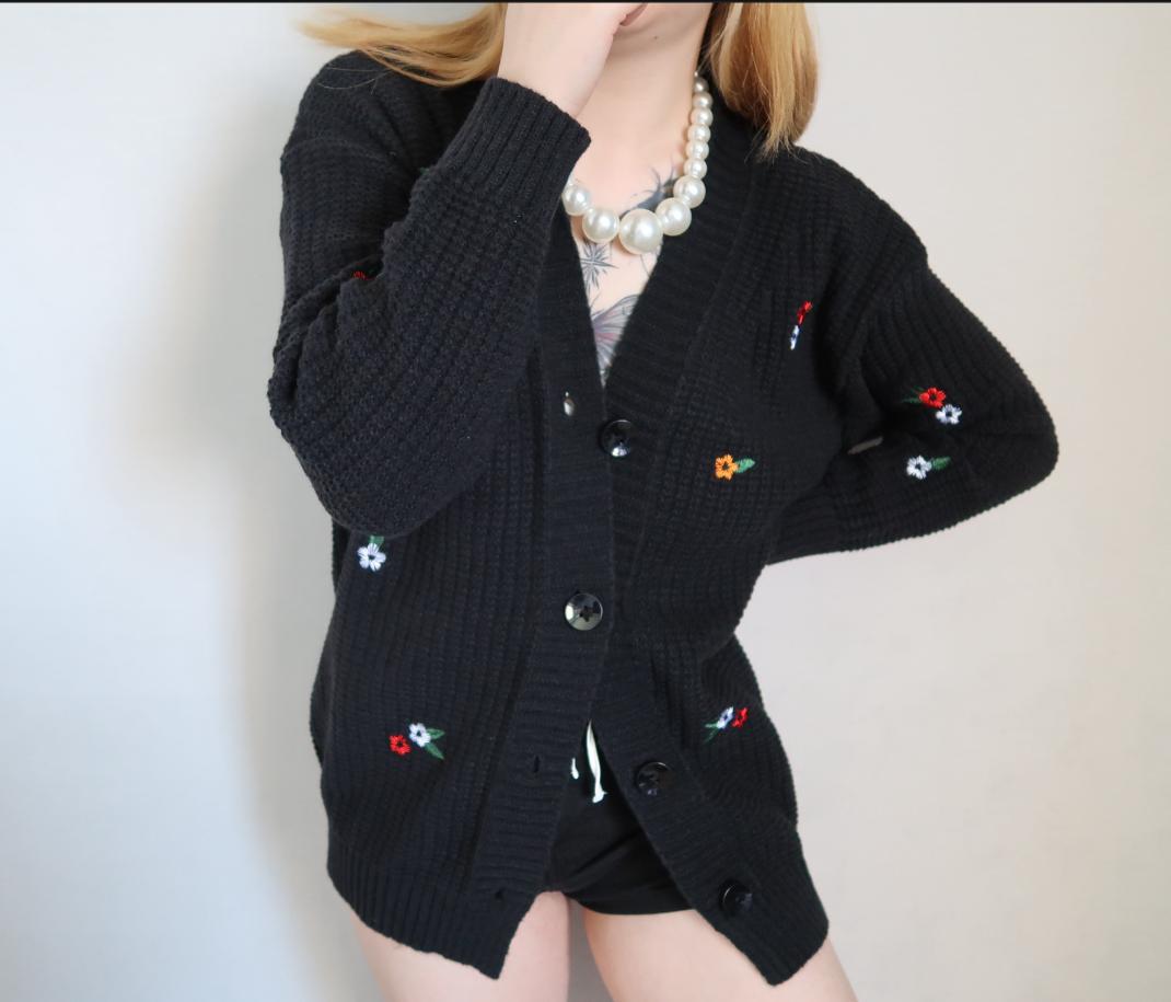 Damen Strickjacke mit buntem Blumenstickereien EB