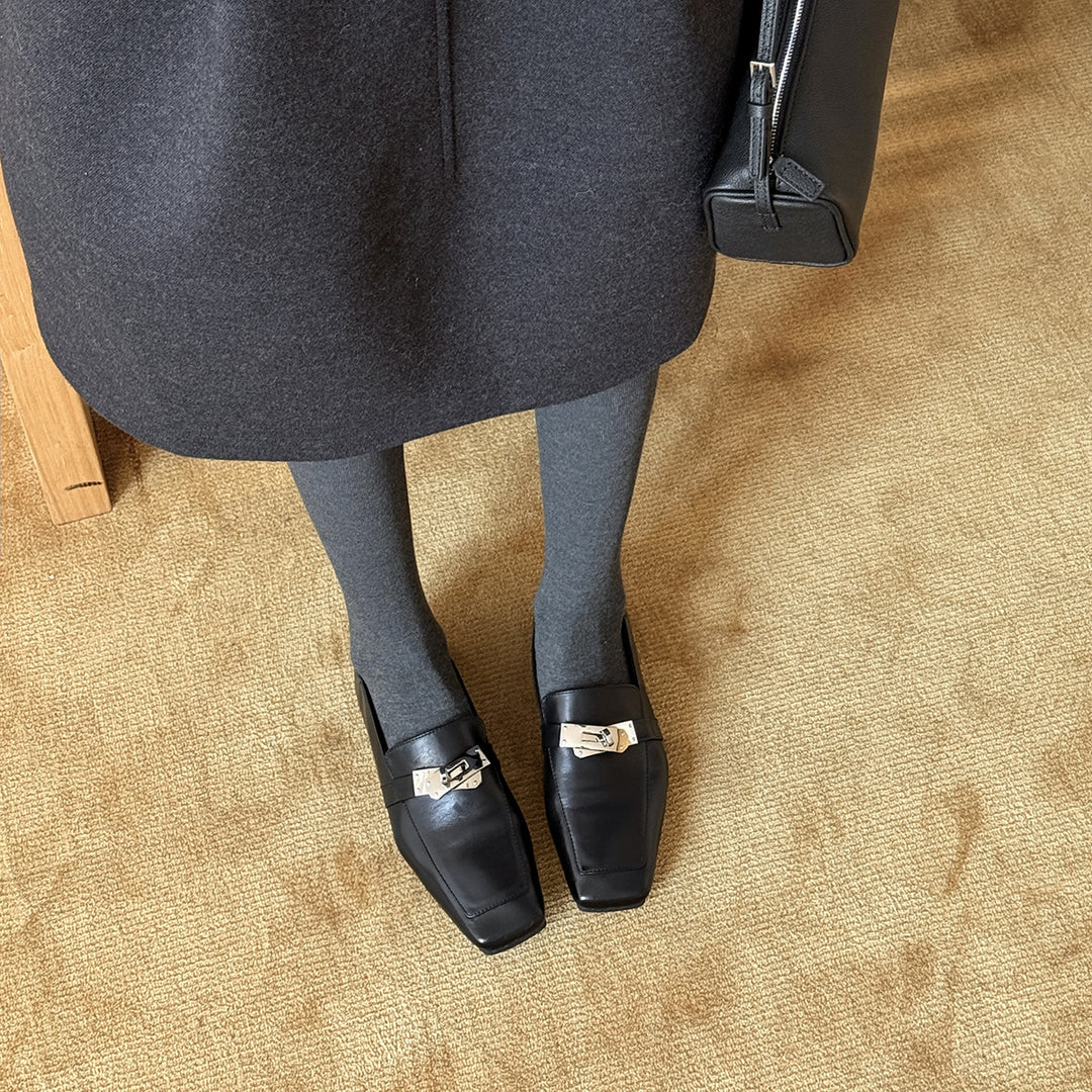 Damen Elegante Mokassins mit modischem Metallverschluss und hochwertiger Leder-Oberfläche EB