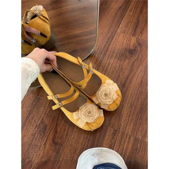 Damen Mary Jane Schuhe mit kunstvollen Blumenapplikationen EB
