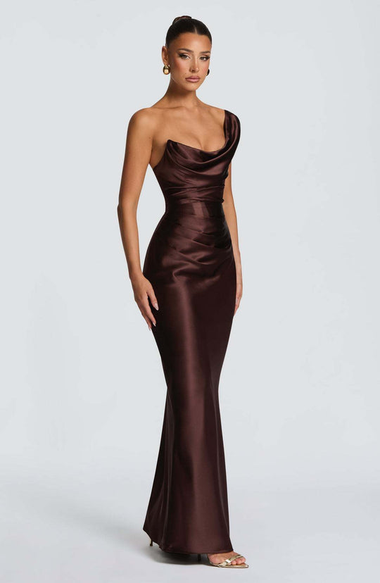 Damen Elegantes Abendkleid mit schulterfreiem Design und fließendem Satin EB
