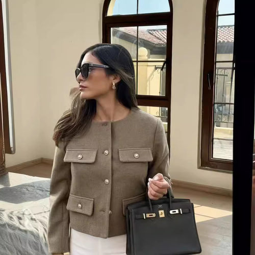 Damen kurzärmlige Utility-Jacke mit aufgesetzten Taschen und dekorativen Knöpfen EB