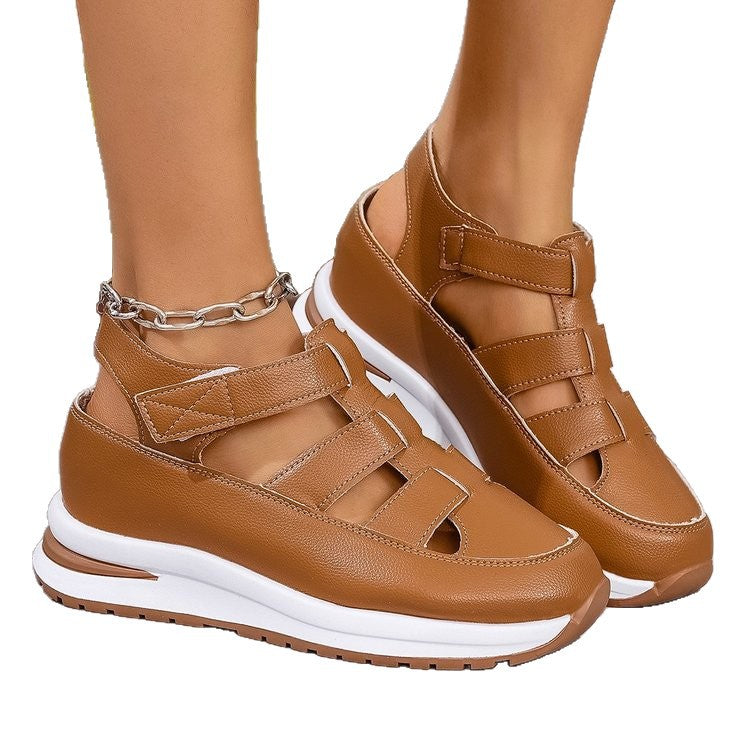 Damen  sportliche Plateaupantoletten mit verstellbarem Klettverschluss, atmungsaktiven Cut-Outs und dämpfender EVA-Laufsohle EB