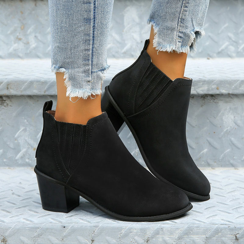 Vintage Stiefeletten mit dicken Absätzen EB