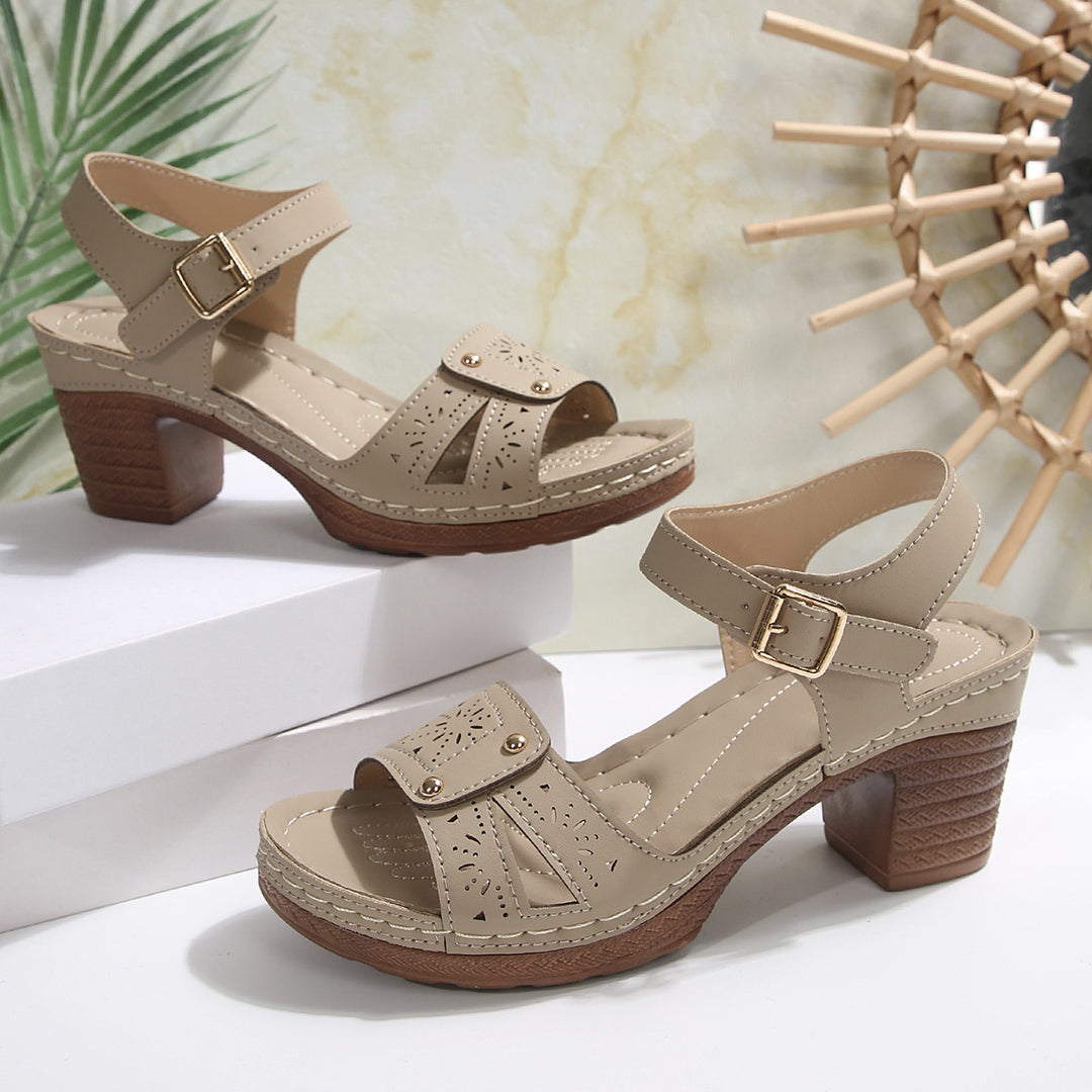 Damen elegante Sandalen mit verzierten Riemchen und Blockabsatz EB