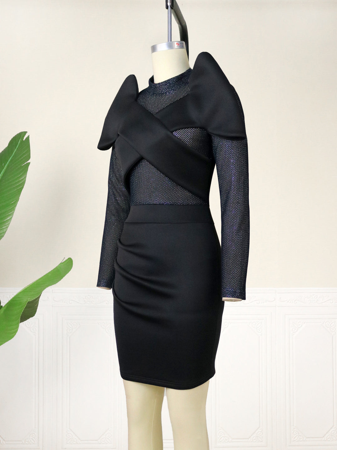 Damen Elegantes Cocktailkleid mit innovativem Rüschendesign EB