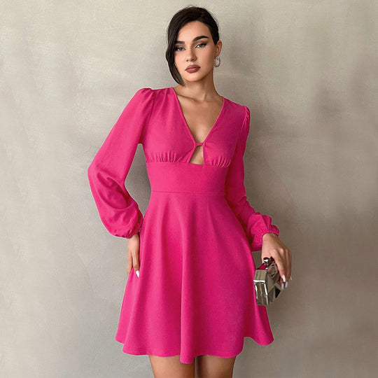 Damen kurzes A-Linien-Minikleid mit V-Ausschnitt und kleinem Ausschnittdetail, Empire-Taille und Ballonärmeln Eichborn Berlin