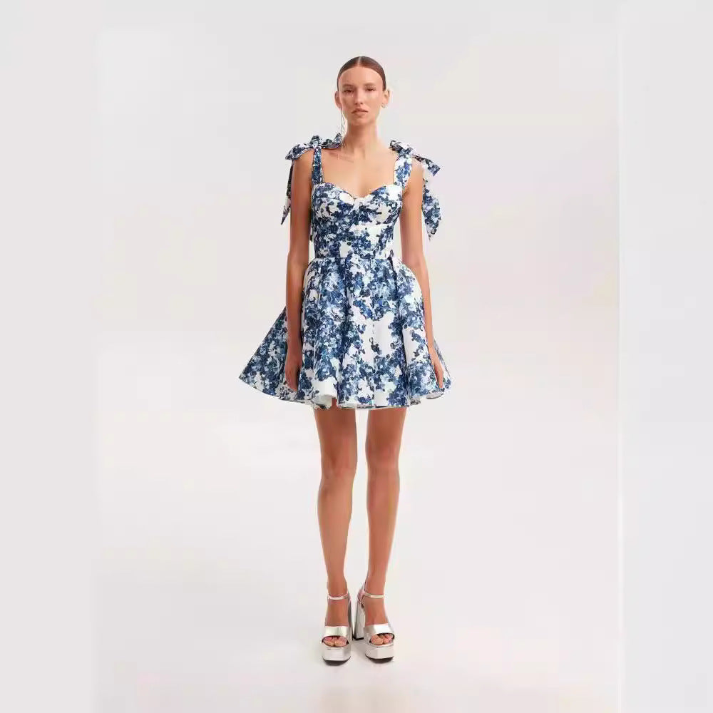 Damen Verspieltes Minikleid mit floralem Design und raffinierten Trägern EB
