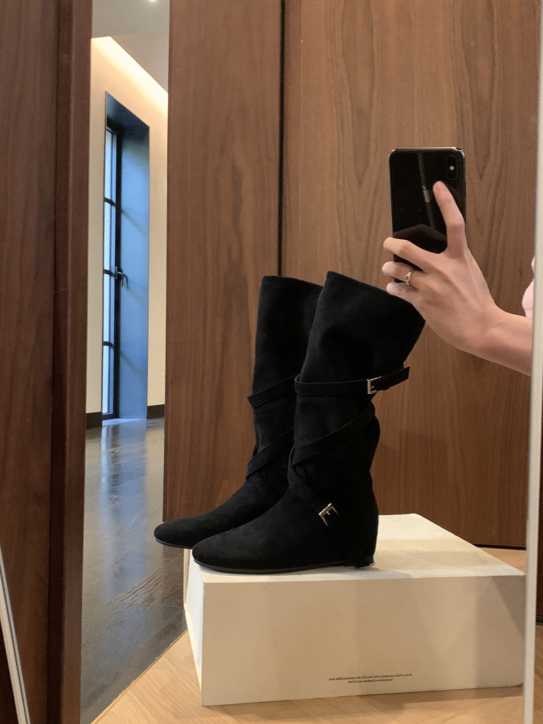 Damen Elegante Stiefel mit verstellbarem Riemen und komfortablem Fußbett EB