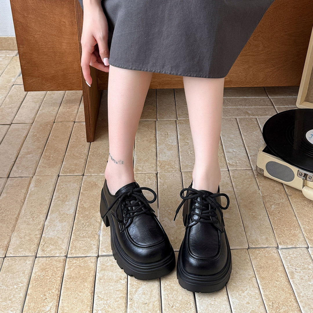 Damen Schnürschuhe mit robuster Plateausohle und modischem Design EB