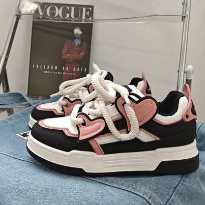 Damen Sportliche Sneakers mit verstellbarem Schnürsystem und farbenfrohen Akzenten EB