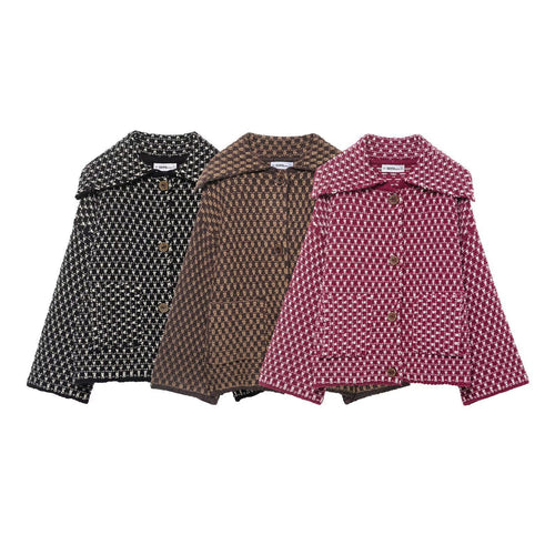 Damen nan kastige Bouclé-Tweedjacke mit großem Umlegekragen, aufgesetzten Taschen und dekorativen Holzknöpfen EB