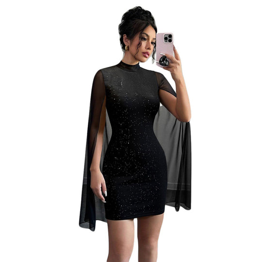 Damen figurbetontes Minikleid mit fließenden Cape-Ärmeln und funkelnder Punktverzierung Eichborn Berlin