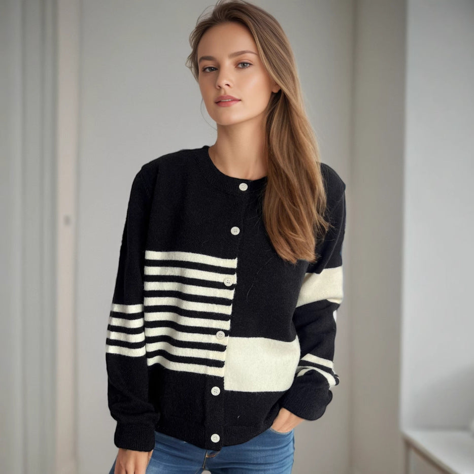 Damen Strickjacke mit modernen Streifenmustern und Knopfverschluss EB