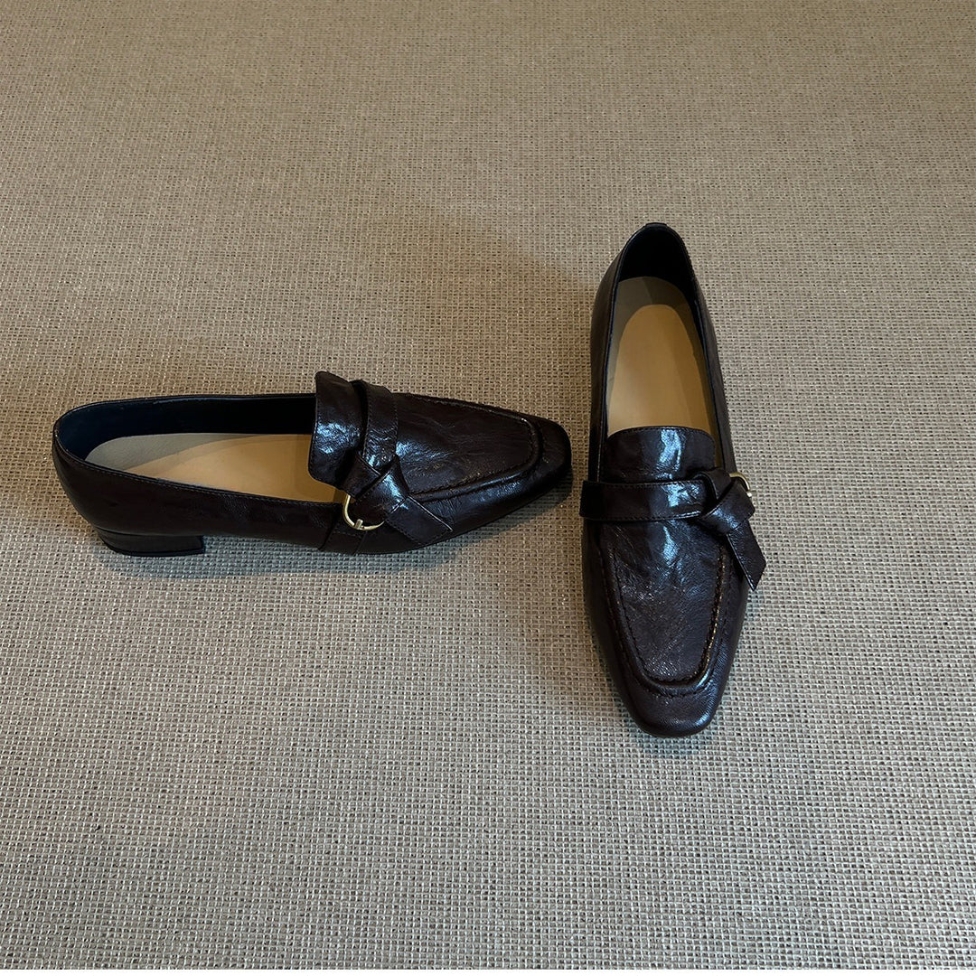 Damen Mokassins mit elegantem Schnallenakzent und weichem Veloursleder EB