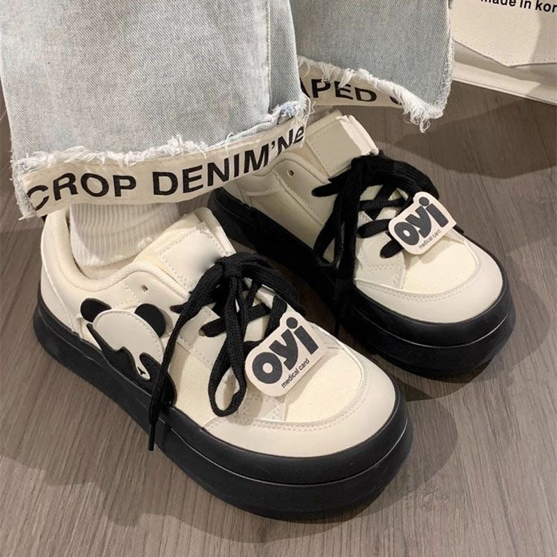 Damen Modische Sneaker mit gepolsterter Sohle und urbanem Design EB