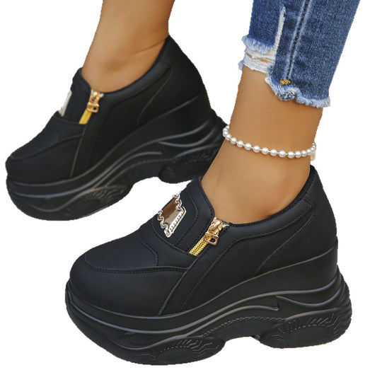 Damen Sportliche Plateau-Sneaker mit glänzendem Reißverschluss und verstärkter Sohle EB