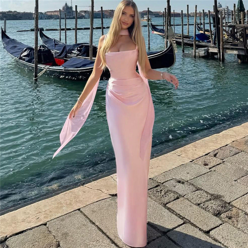 Damen Elegantes Abendkleid mit hohem Schnitt und dezenten Raffungselementen EB