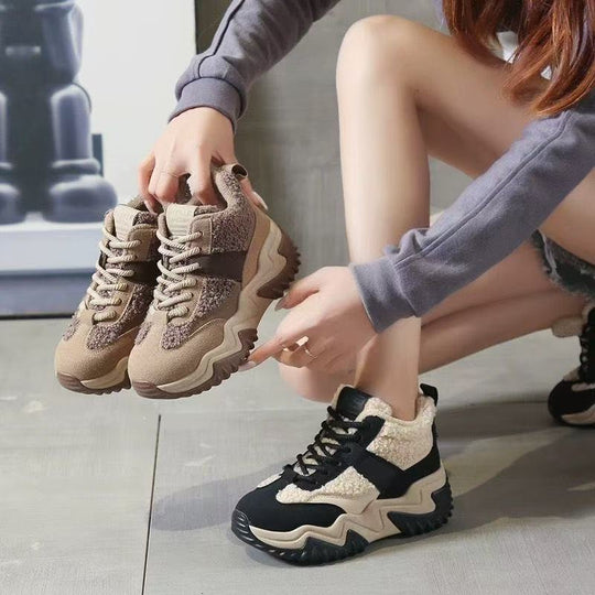 Damen Sportliche High-Top Sneaker mit kuscheligem Futter und rutschfester Sohle EB