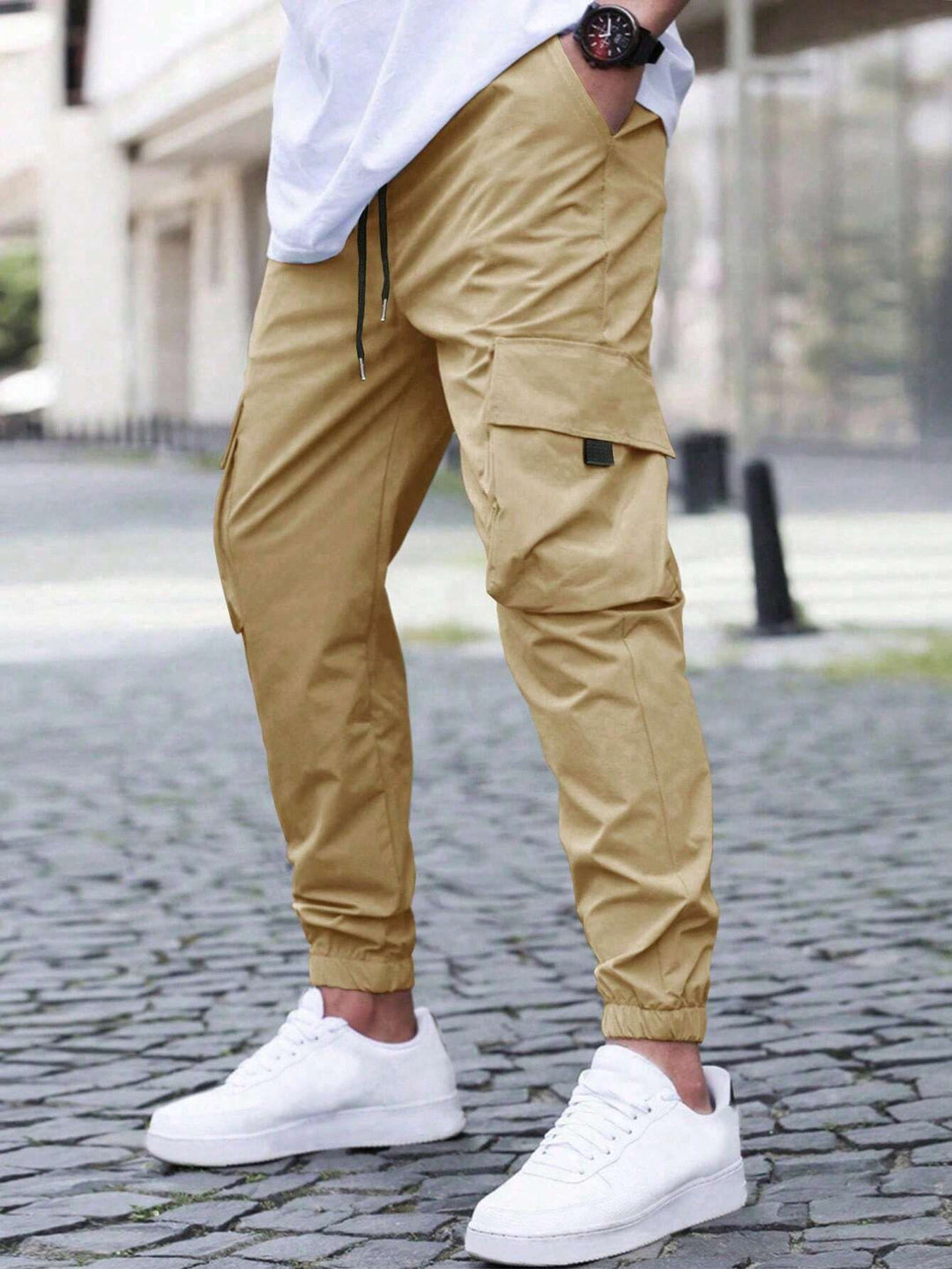 Herren nan technische Travel-Joggerhose mit integriertem Sicherheitsfach elastischem Tunnelzugbund und wasserabweisender Beschichtung EB