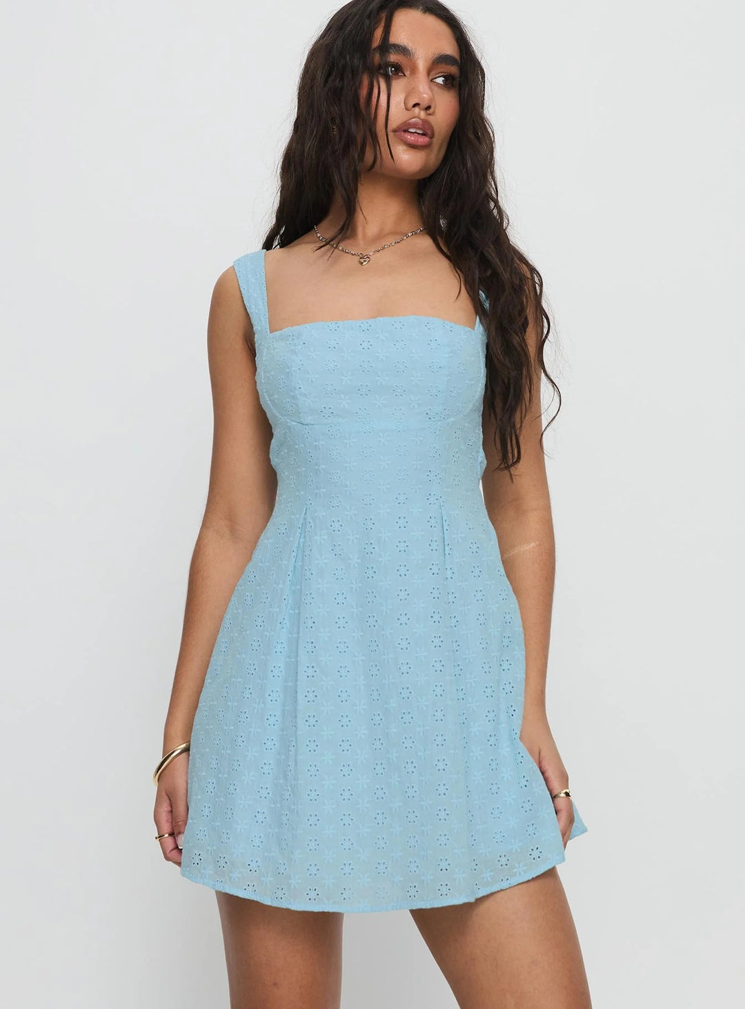 Damen Sommerliches Minikleid mit zauberhaftem Blütenmuster und verstellbaren Trägern EB